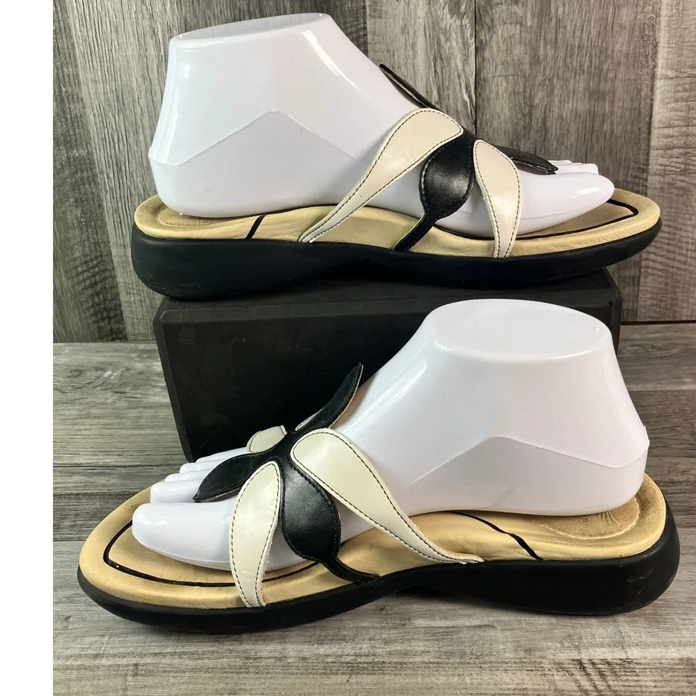 Dansko Womens Black White Leather Floral Petal Thong Wedge Sandals Size 38 7.5-8